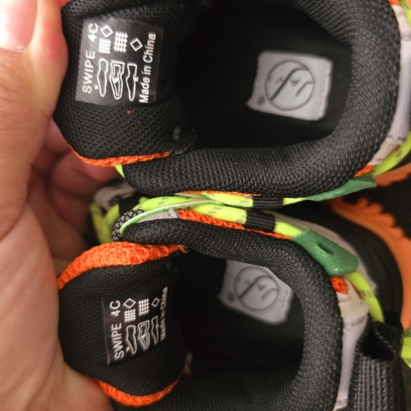 Vibrant Kids Sneakers with Neon Accents - Picture 5 of 12